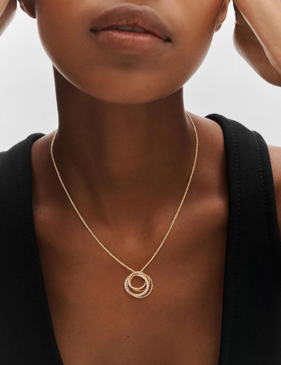 Ladylike Moissanite Interlocking Circle Pendant Necklace for Women 925 Sterling Silver with 18K Gold Plated Adjustable Chain 4 Generations Necklace Mother's Day Anniversary Valentine's Day Jewelry Gifts