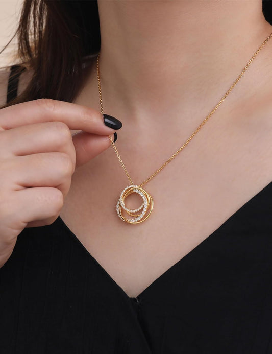 Ladylike Moissanite Interlocking Circle Pendant Necklace for Women 925 Sterling Silver with 18K Gold Plated Adjustable Chain 4 Generations Necklace Mother's Day Anniversary Valentine's Day Jewelry Gifts
